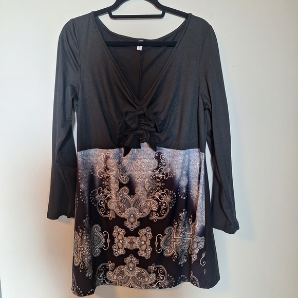 Rosegal Tops - Rosegal Black Paisley Print Empire Waist V-Neck Long Sleeve Tunic Top Size 1X